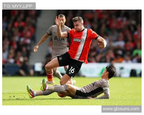 意甲赛场热刺狂胜曼城五球大捷帽子戏法点燃全场激情